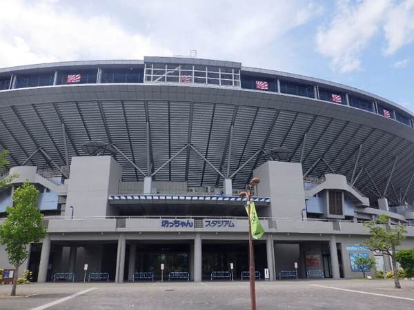 坊っちゃんスタジアム外観